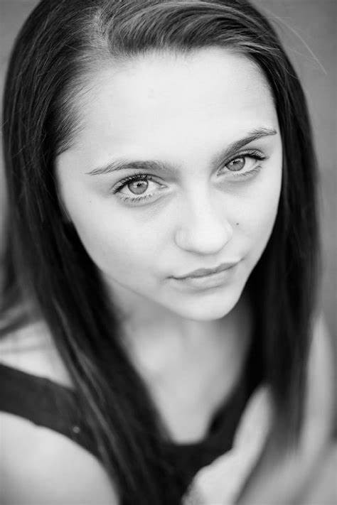 Isobelle Molloy — фото 1