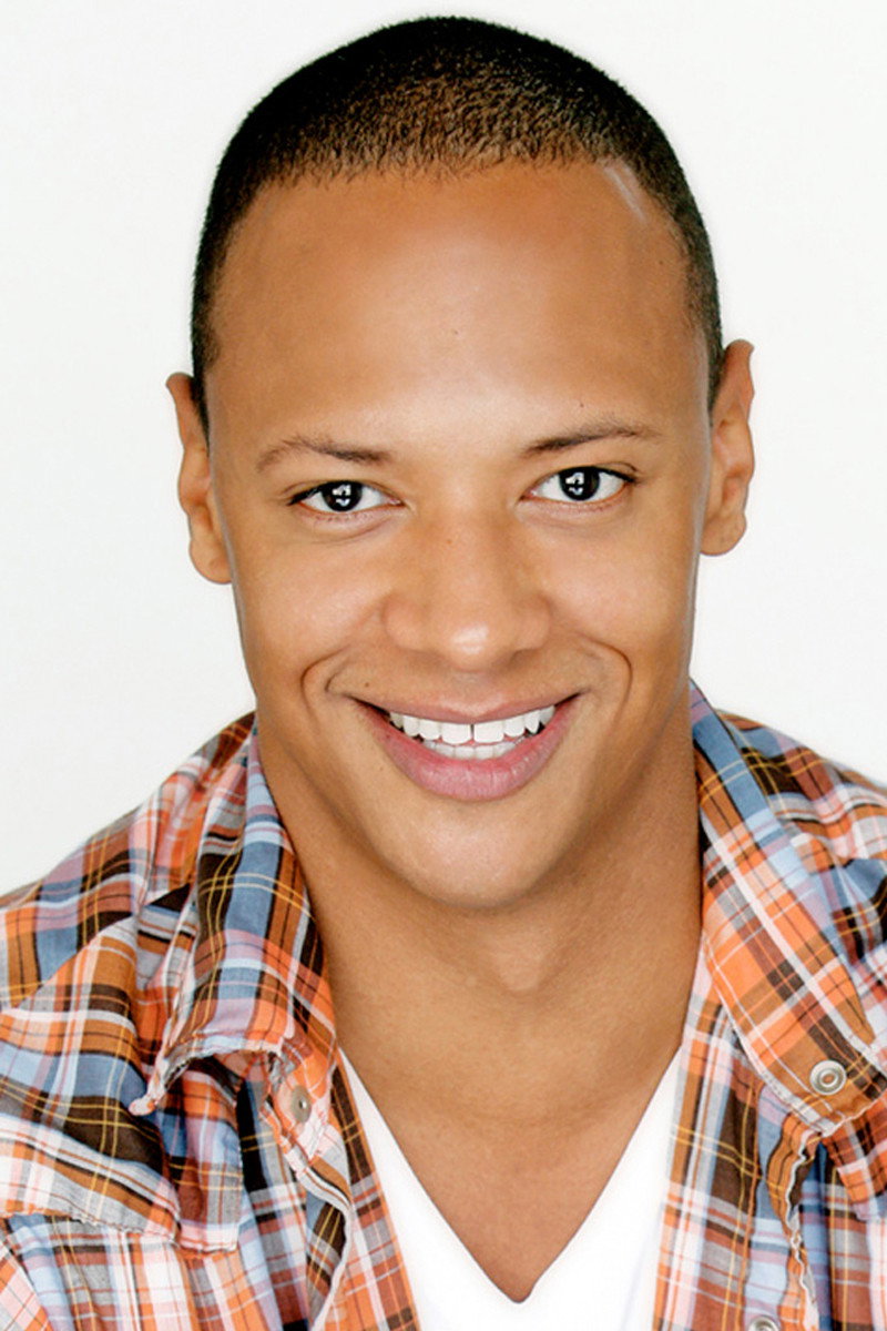 Emerson Brooks — фото 1