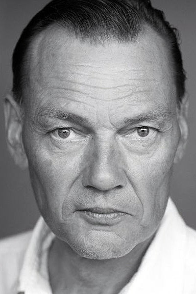 Paul Brightwell — фото 1