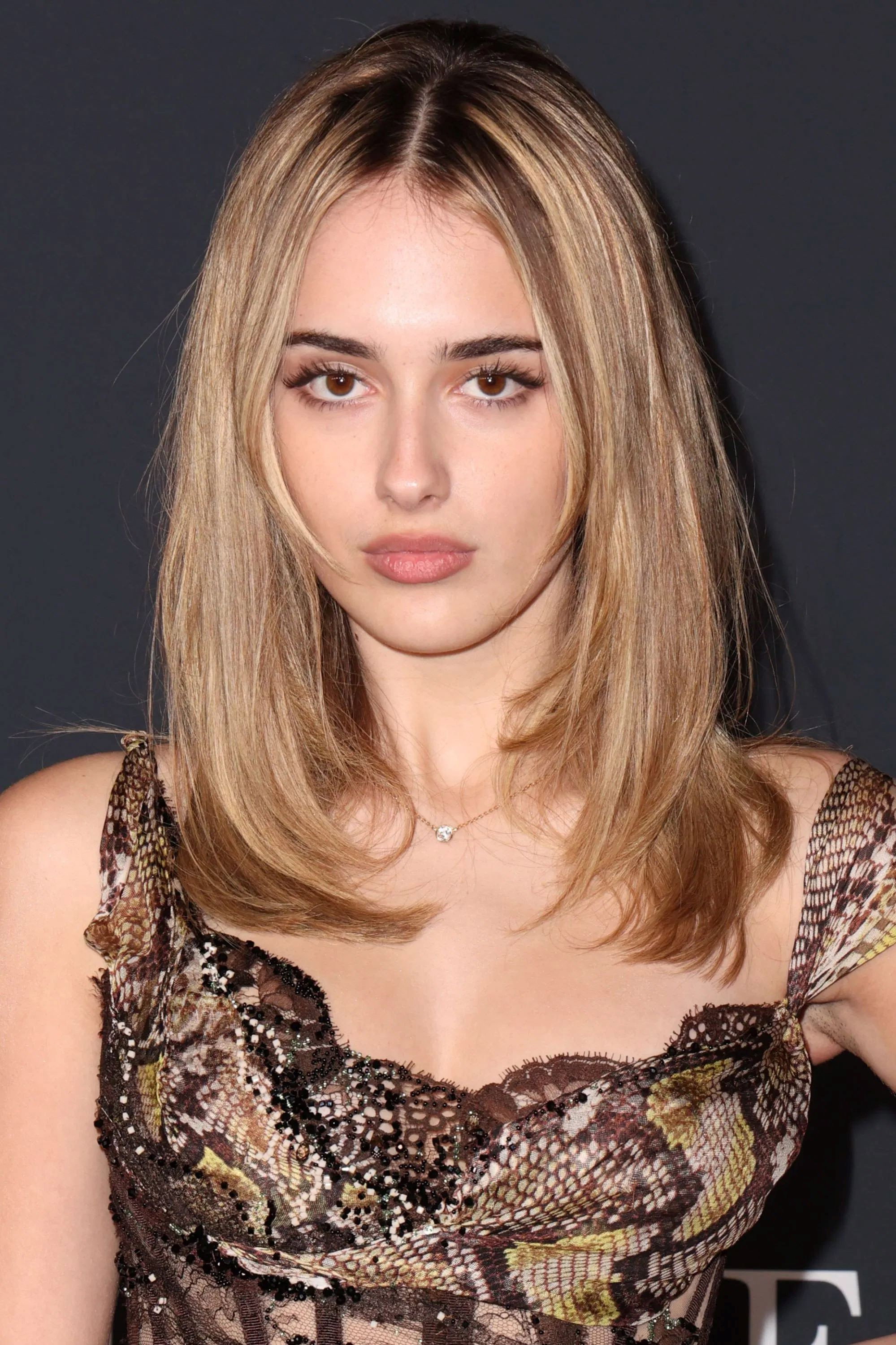 Джулія Баттерз — фото 1