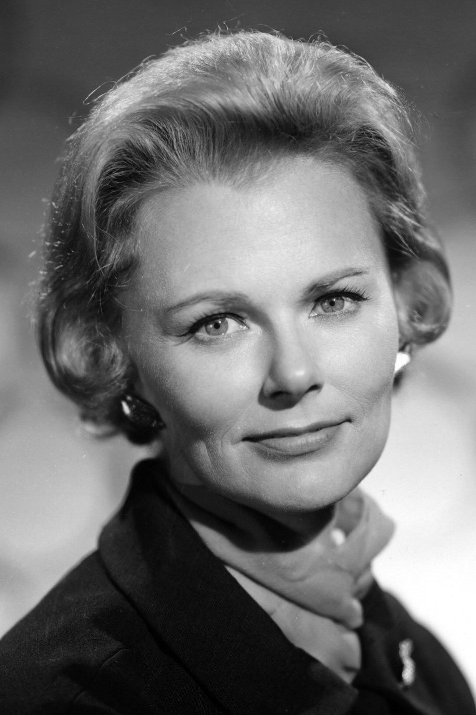 Bethel Leslie — фото 2