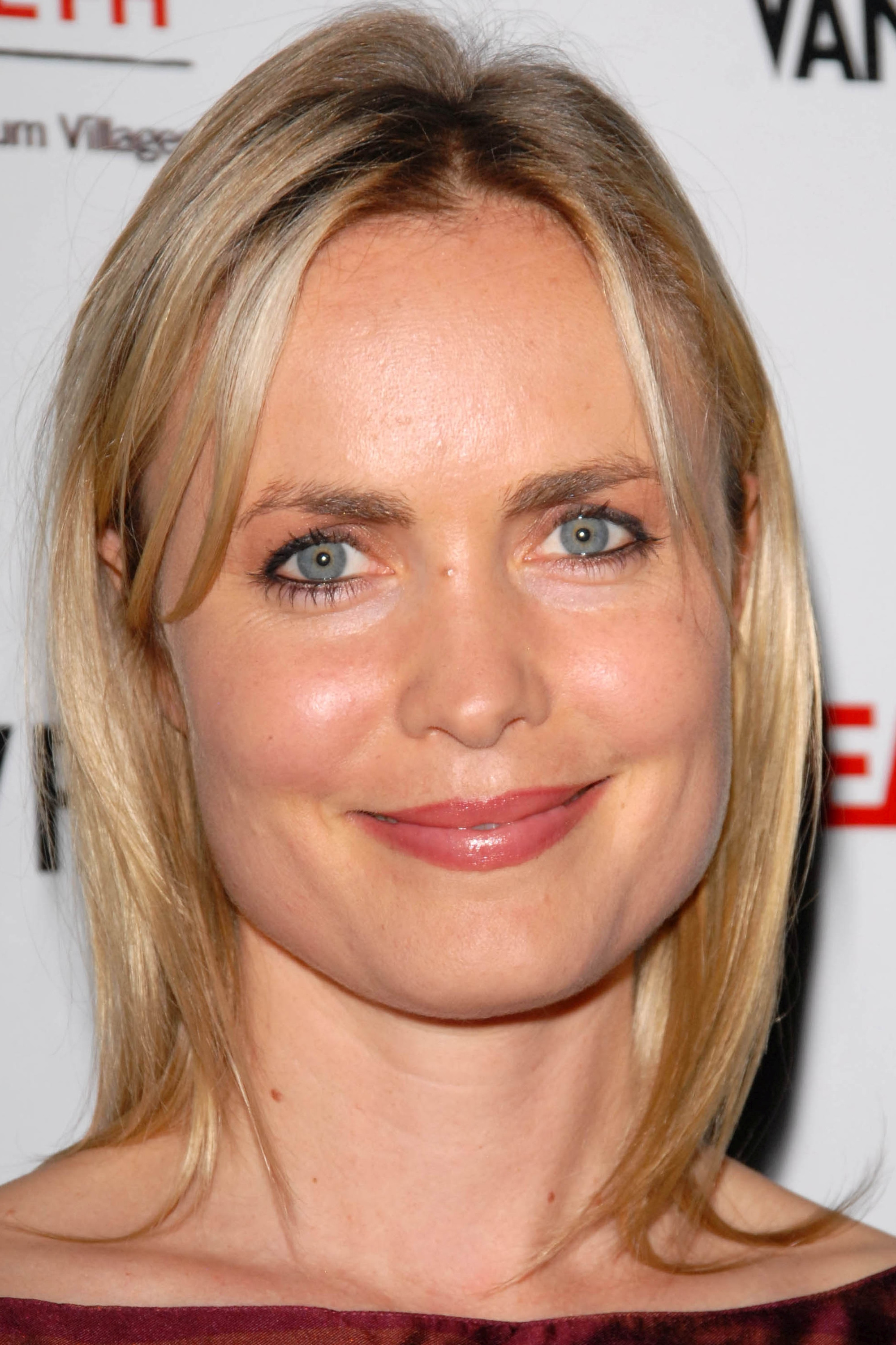 Radha Mitchell — фото 1
