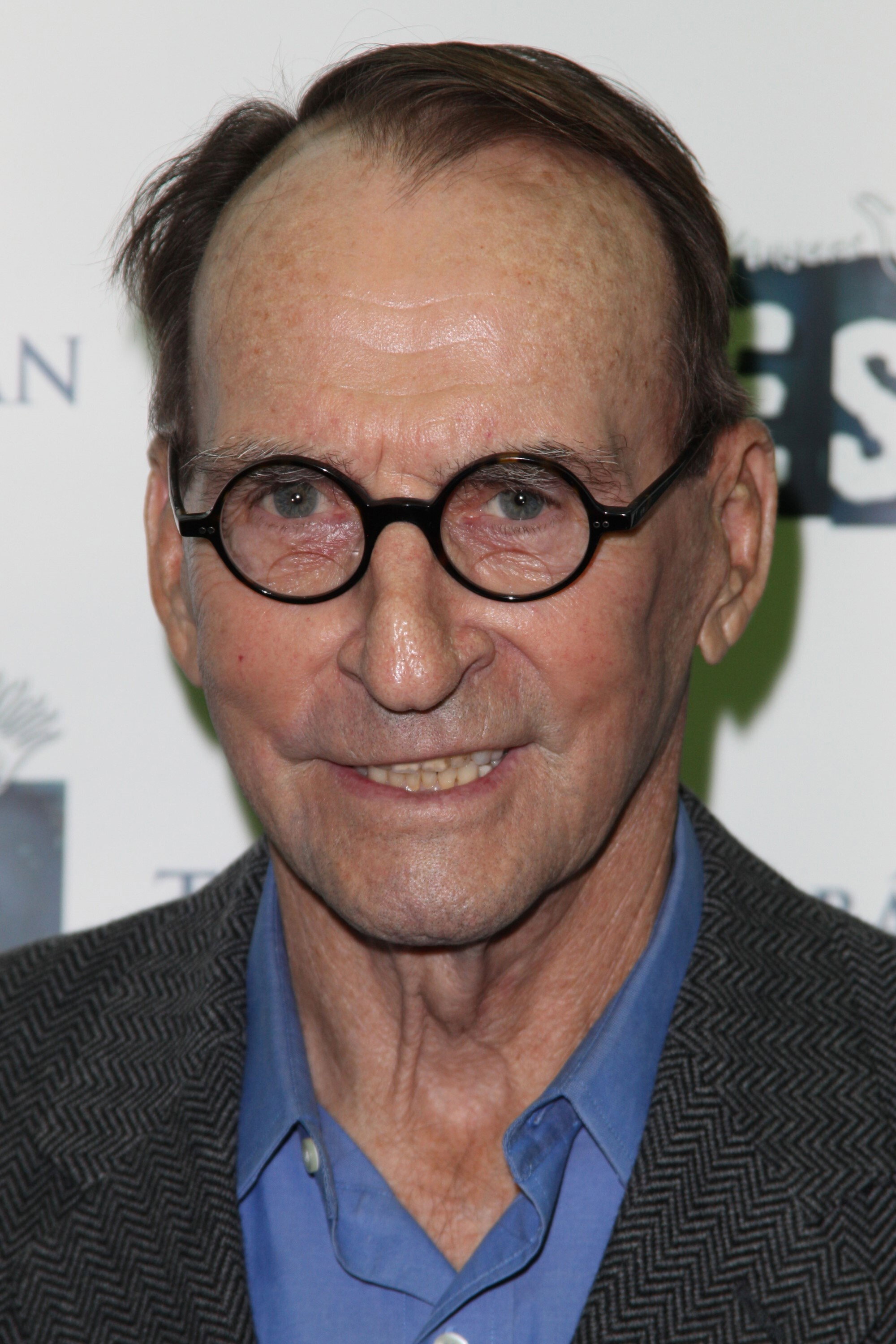 James B. Sikking — фото 1