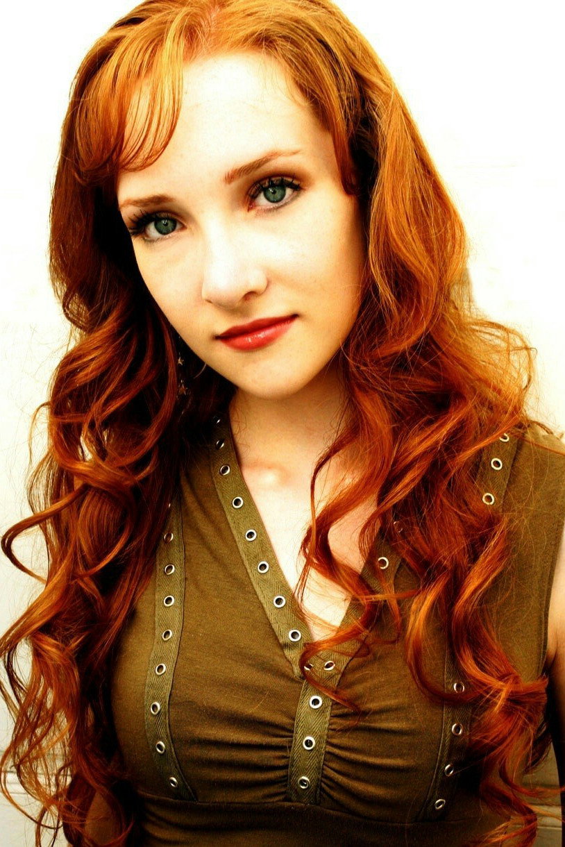 Scarlett Pomers — фото 1