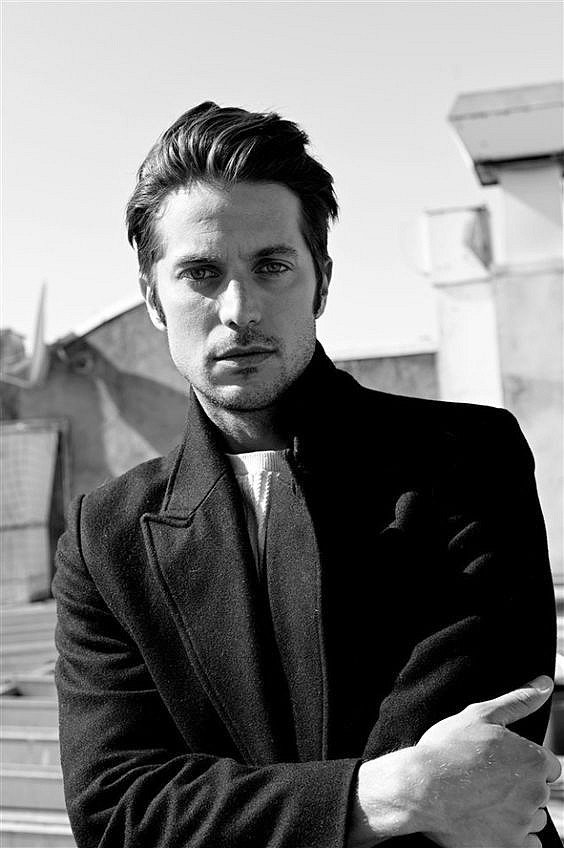 Lucas Bravo — фото 1