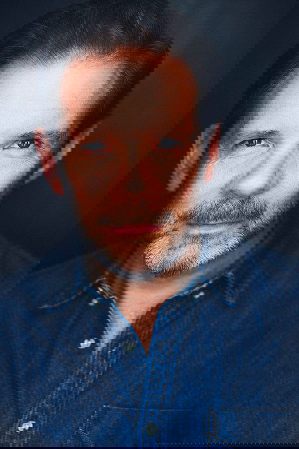 Thomas Jay Ryan — фото 1