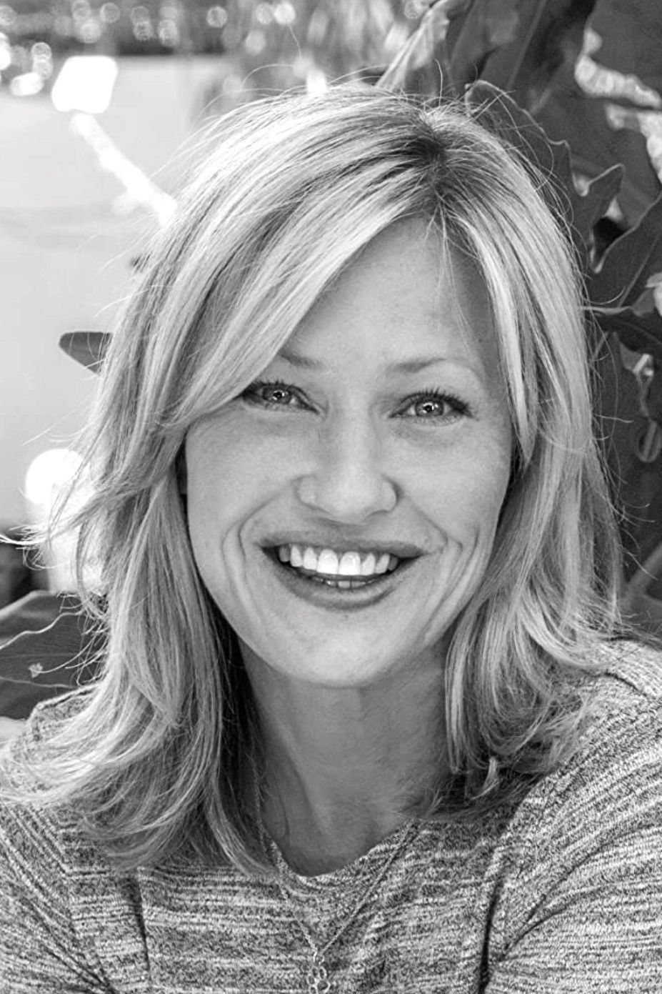 Joey Lauren Adams — фото 1