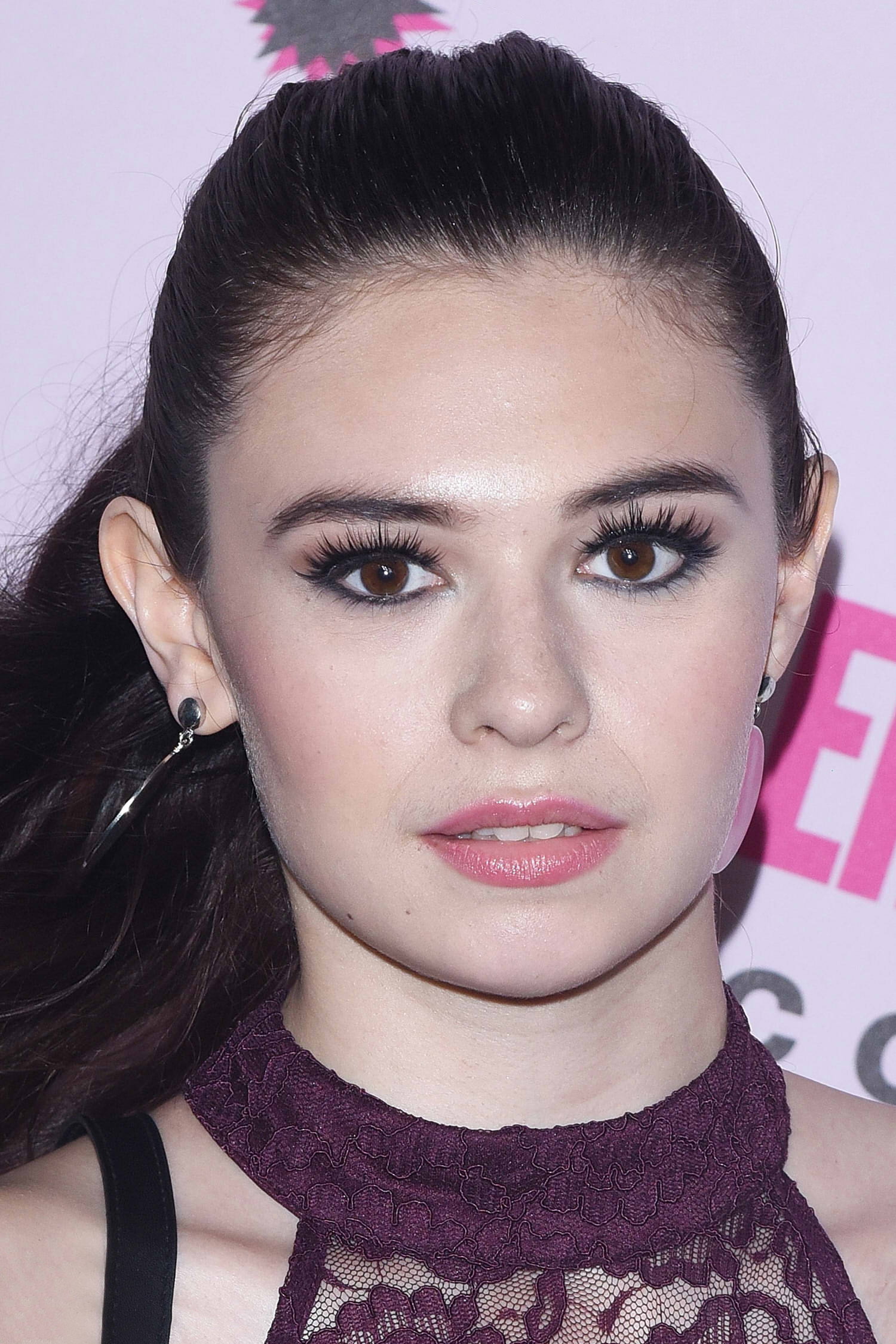 Nicole Maines — фото 2