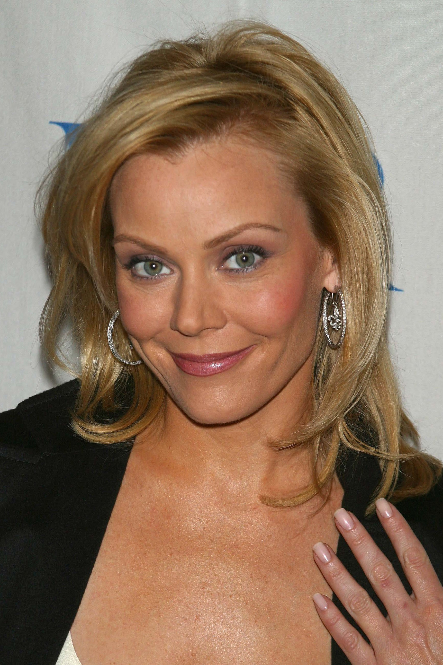 Gail O'Grady — фото 1