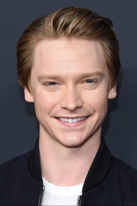 Calum Worthy — фото 1