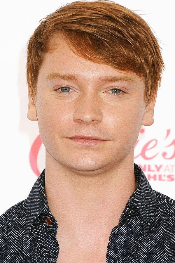 Calum Worthy — фото 3