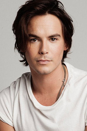 Tyler Blackburn — фото 1