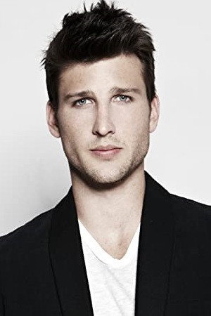Parker Young — фото 1