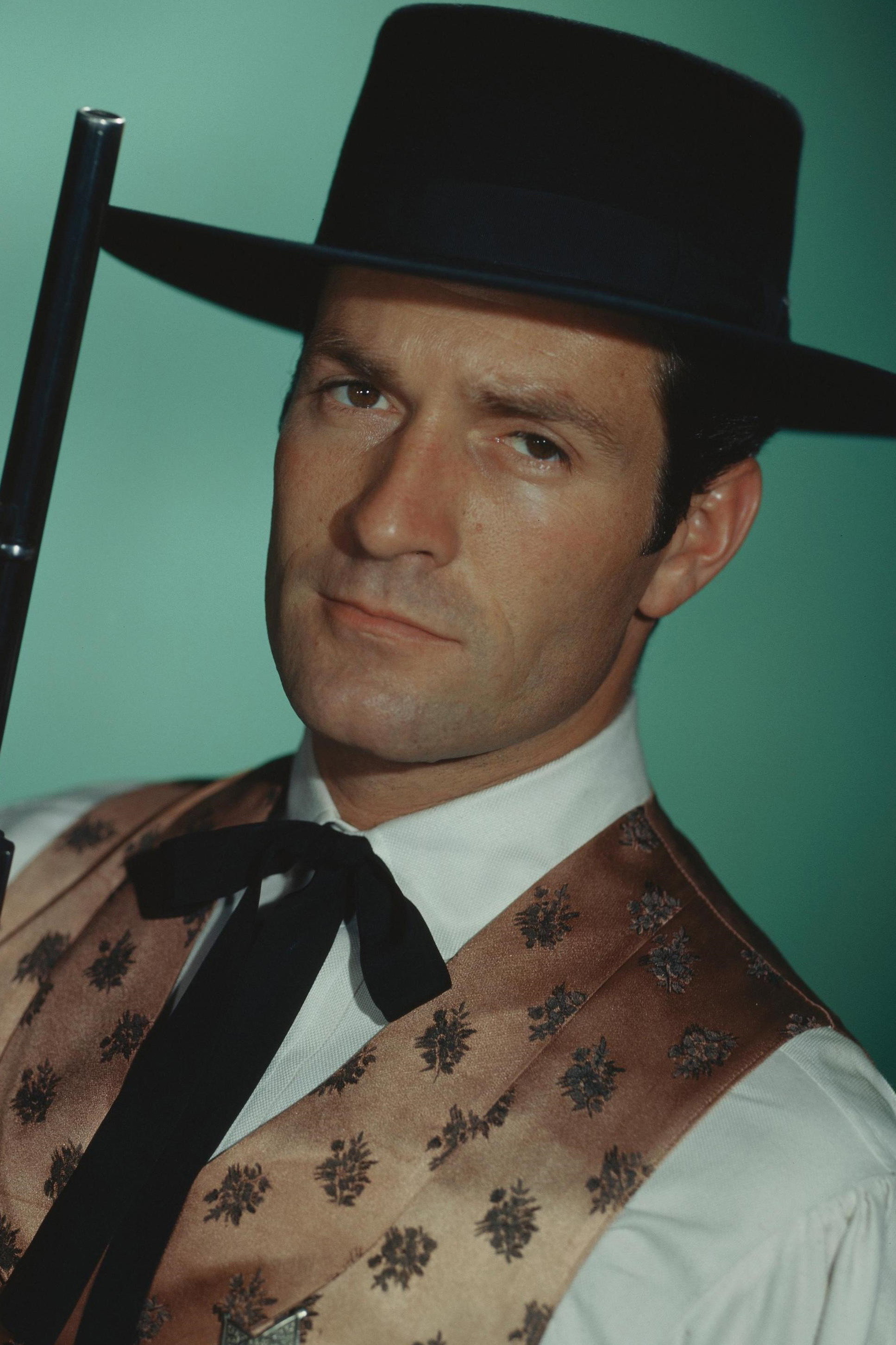 Hugh O'Brian — фото 1