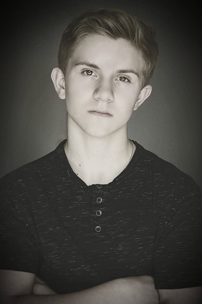 Aiden Flowers — фото 1