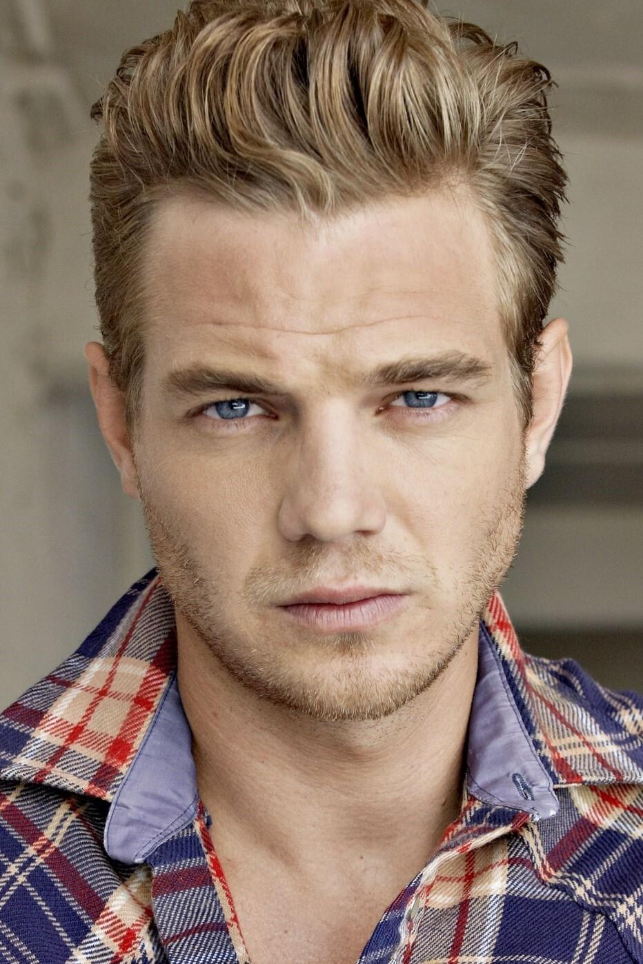 Taylor Handley — фото 1