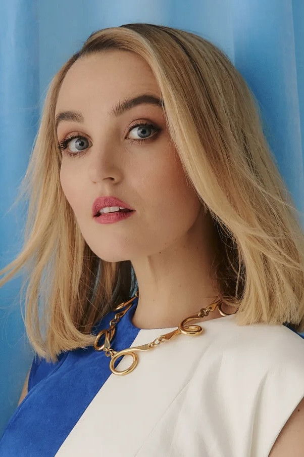 Chloe Fineman — фото 1