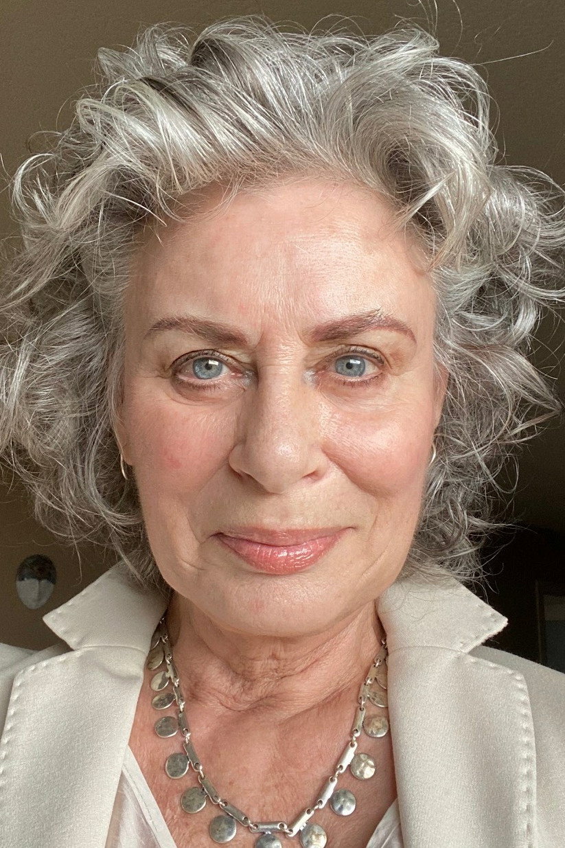 Mimi Kuzyk — фото 1