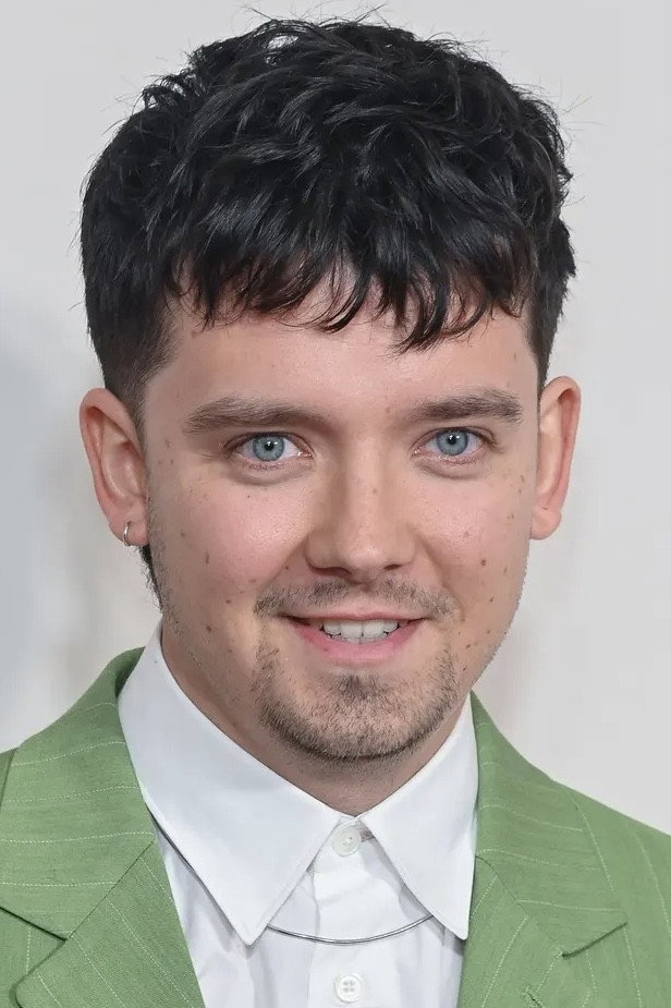 Ейса Баттерфілд — фото 8