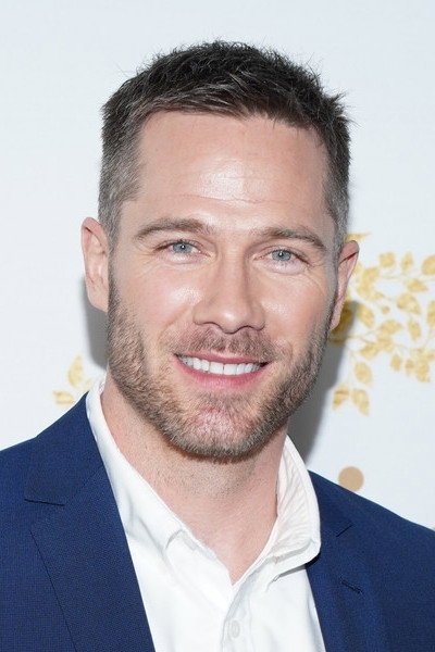 Luke Macfarlane — фото 3