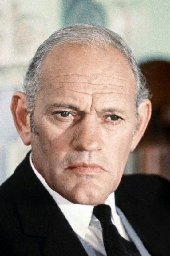 Harry Andrews — фото 1