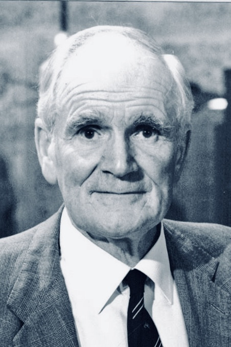 Desmond Llewelyn — фото 1