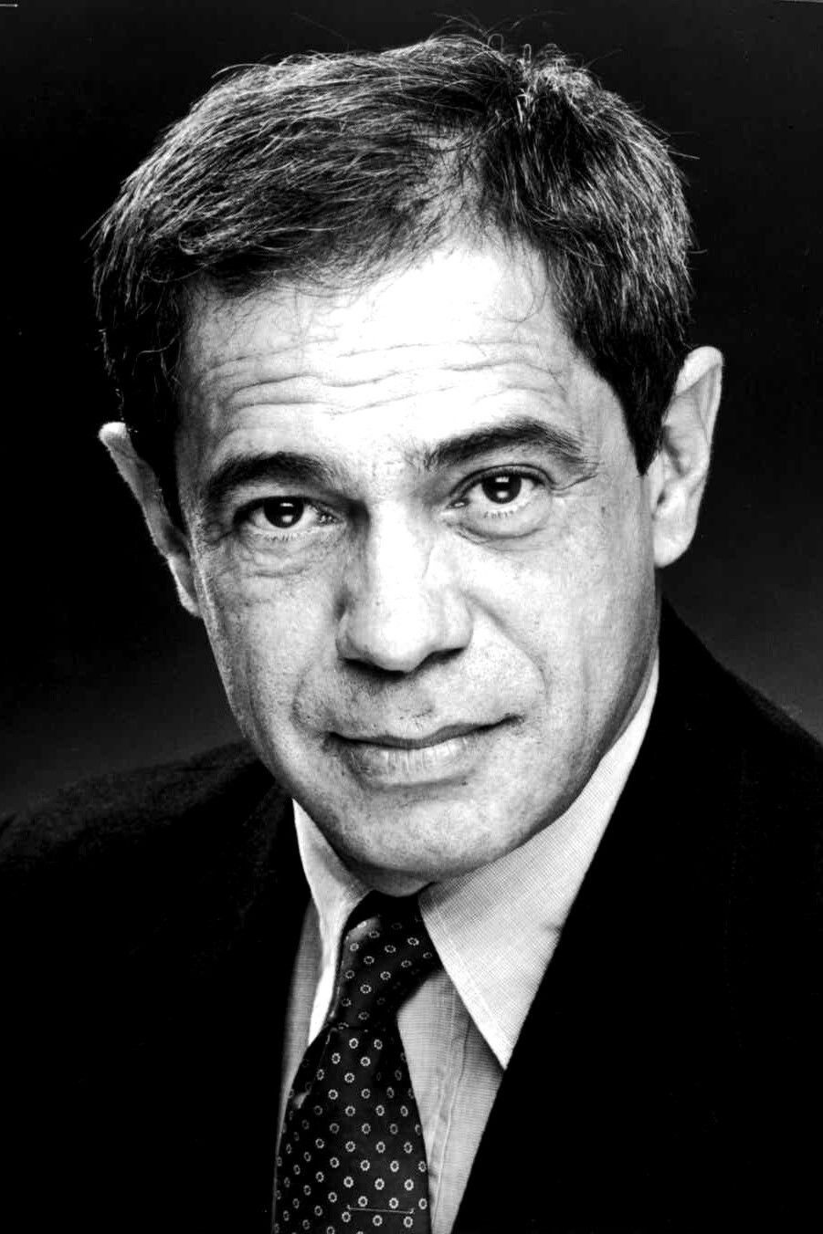 Reni Santoni — фото 1