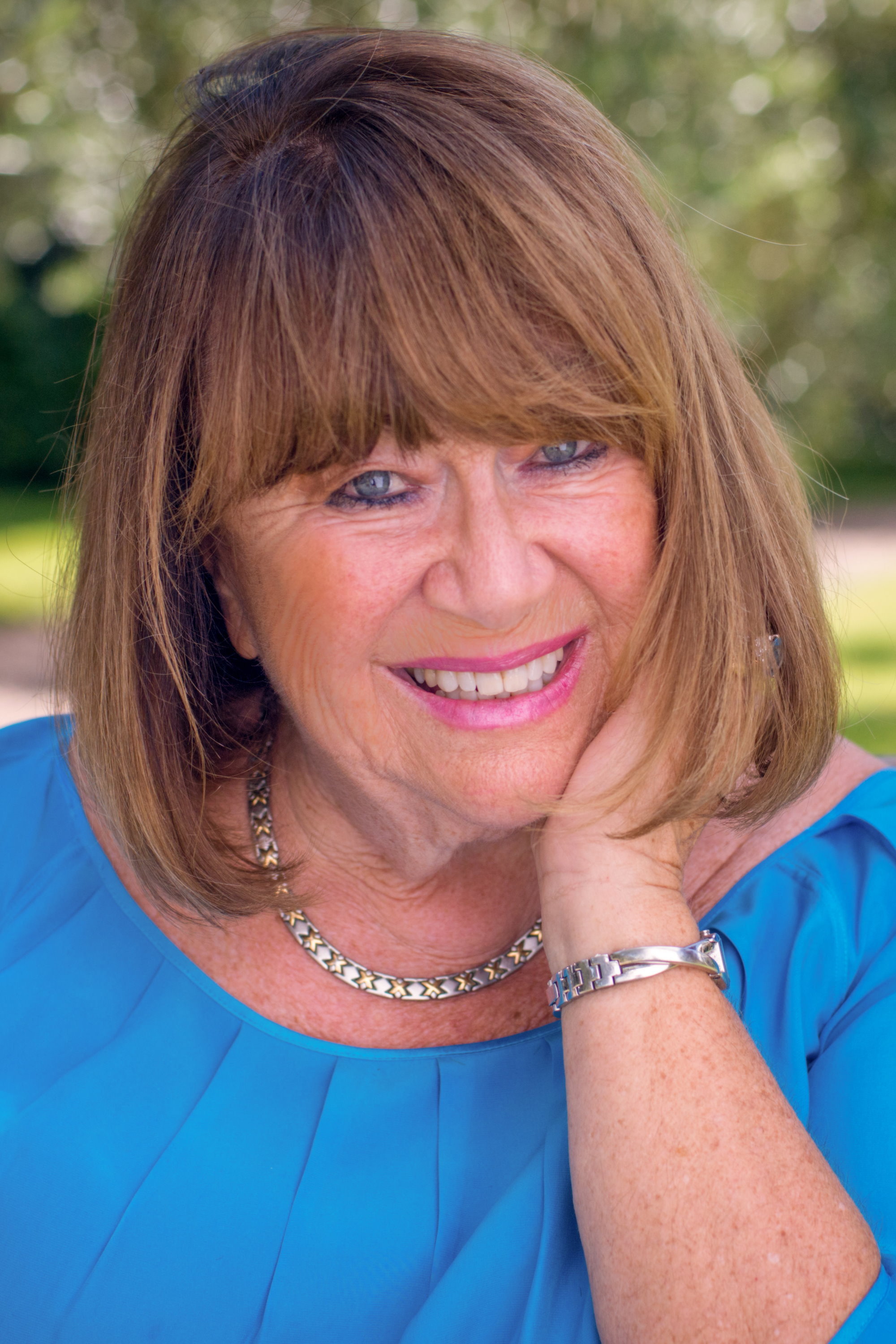 Nerys Hughes — фото 2