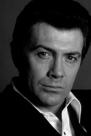 Lewis Collins — фото 1