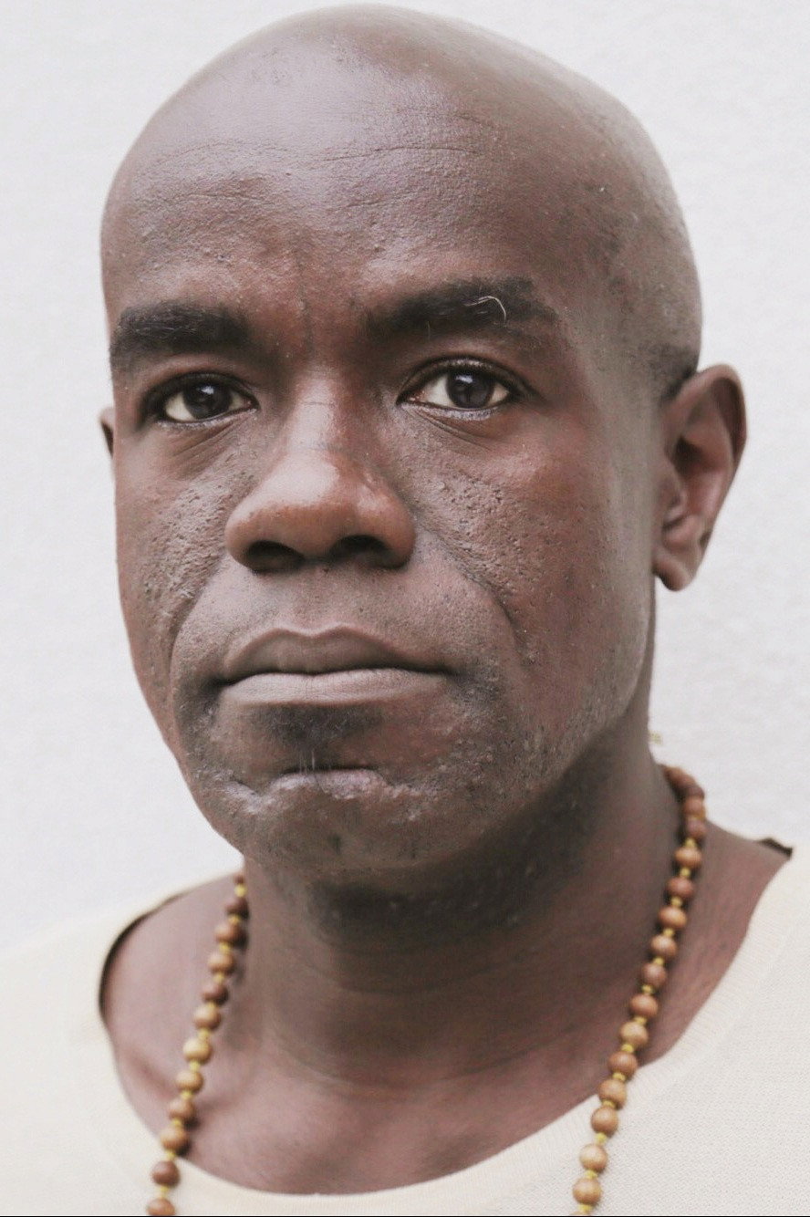 Dwayne Alistair Thomas — фото 1