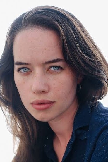 Anna Popplewell — фото 1