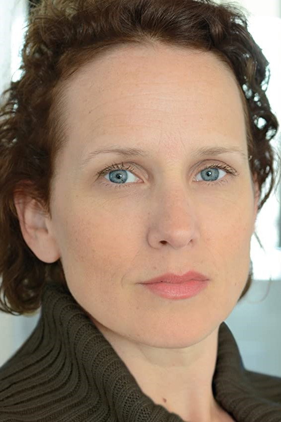 Jennifer Dundas — фото 1