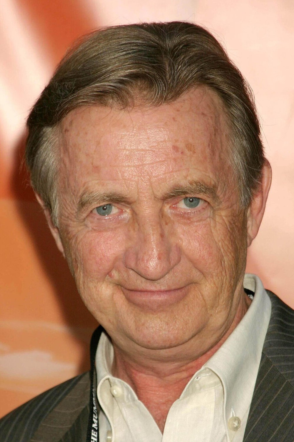 Ken Jenkins — фото 1