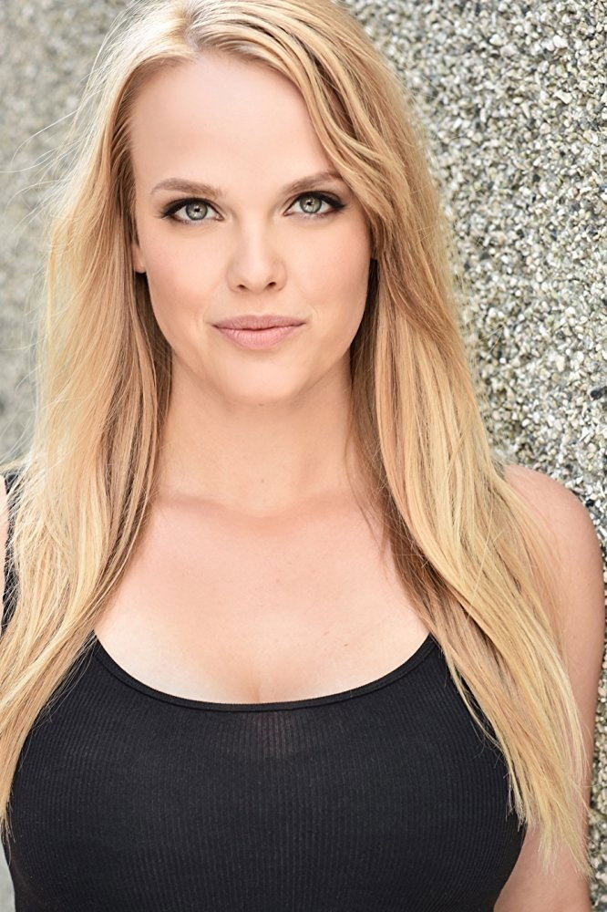 Clare Filipow — фото 2