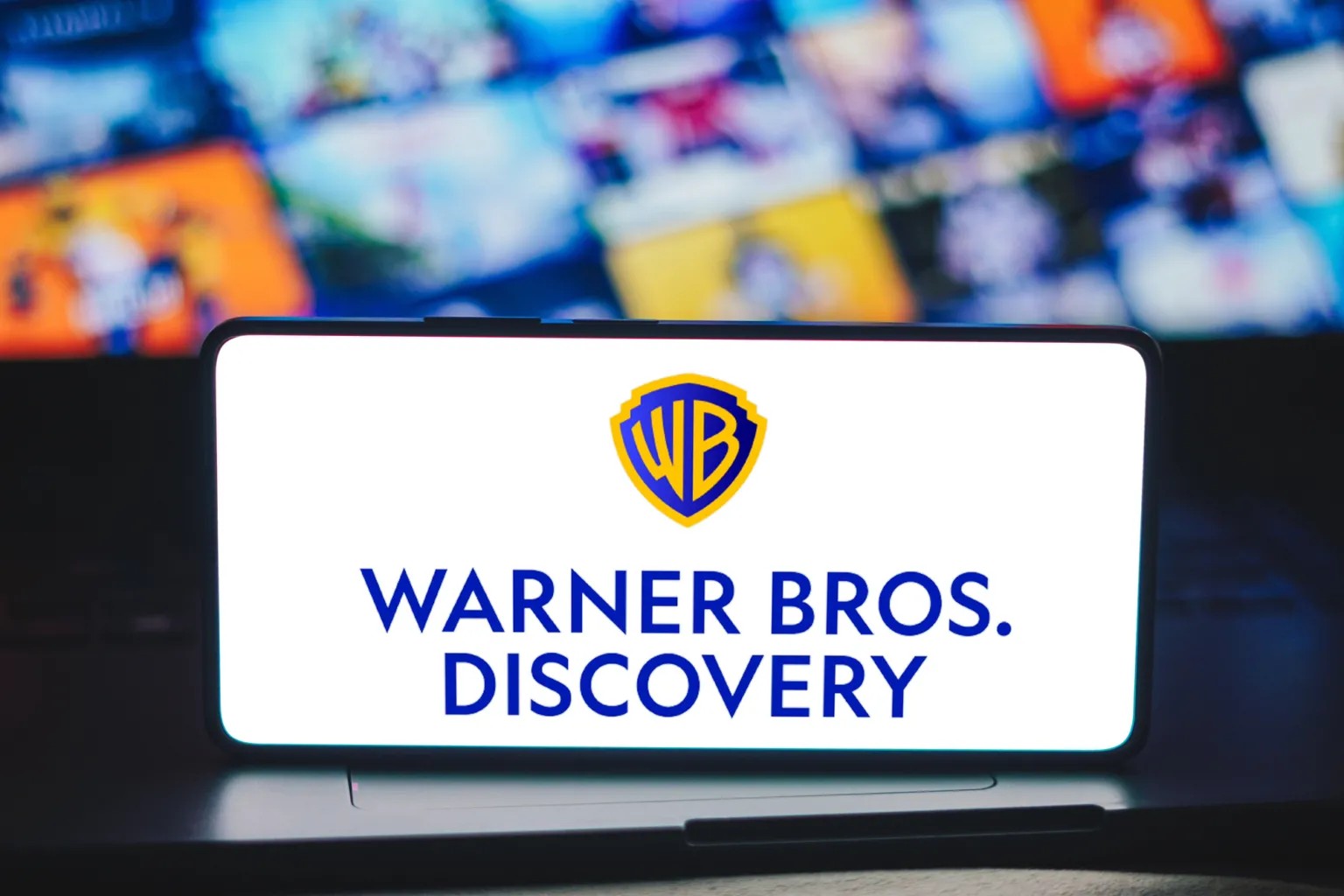 Найгірший сценарій для Голлівуду: Paramount Skydance та Netflix змагаються за Warner Bros. Discovery.