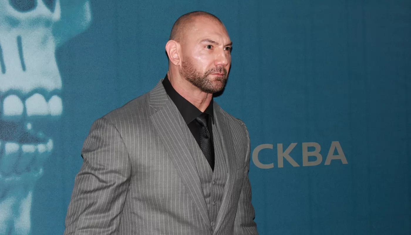 Дейв Батіста назвав причини затримок рімейка «Горець»