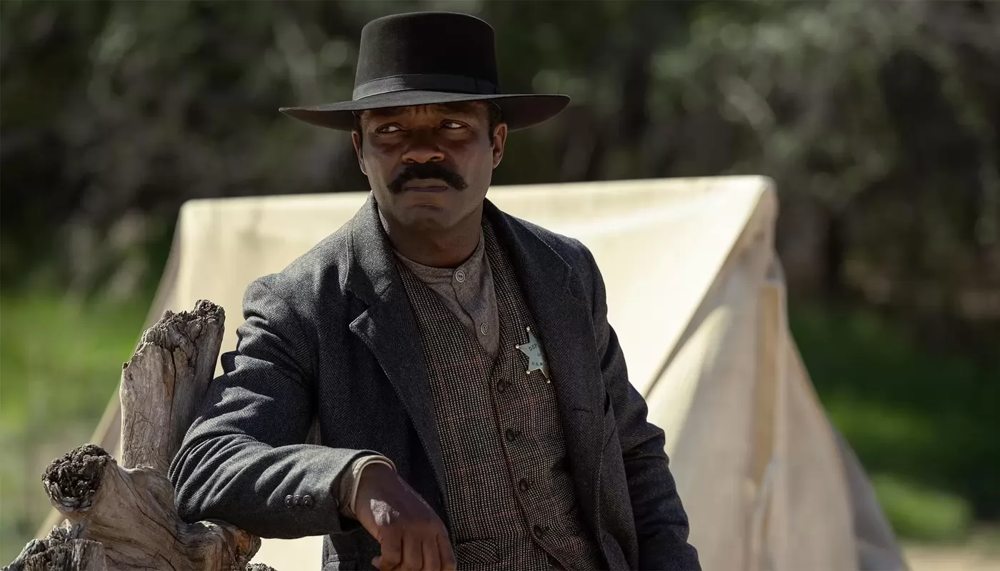 Девід Ойєлово зіграє Джона Сільвера в «Острові скарбів»