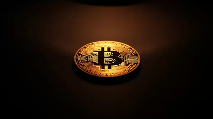 ШІ скоротив бюджет фільму про творця біткоїна у чотири рази