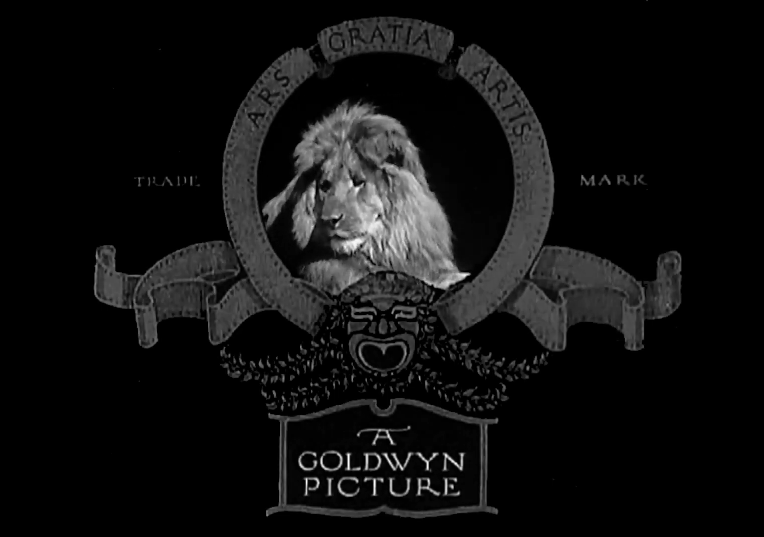 Заставка Goldwyn Pictures у фільмі 1921 року. Емблему з левом згодом успадкувала MGM. Goldwyn Pictures / Wikimedia Commons.